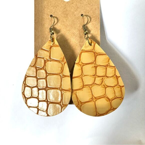Chic Croc Embossed Faux Leather Teardrop Earrings (A)106 NWOT - Picture 5 of 6